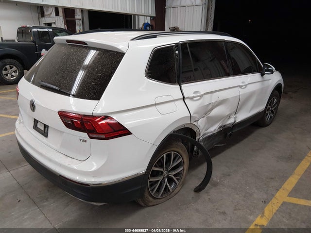 2018 Volkswagen Tiguan 2.0t Se/2.0t Sel მანქანა იყიდება აუქციონზე, vin: 3VV3B7AX1JM033844, აუქციონის ნომერი: 44699837