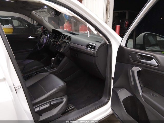 2018 Volkswagen Tiguan 2.0t Se/2.0t Sel მანქანა იყიდება აუქციონზე, vin: 3VV3B7AX1JM033844, აუქციონის ნომერი: 44699837