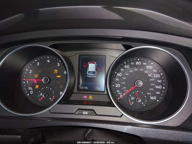 2018 Volkswagen Tiguan 2.0t Se/2.0t Sel მანქანა იყიდება აუქციონზე, vin: 3VV3B7AX1JM033844, აუქციონის ნომერი: 44699837