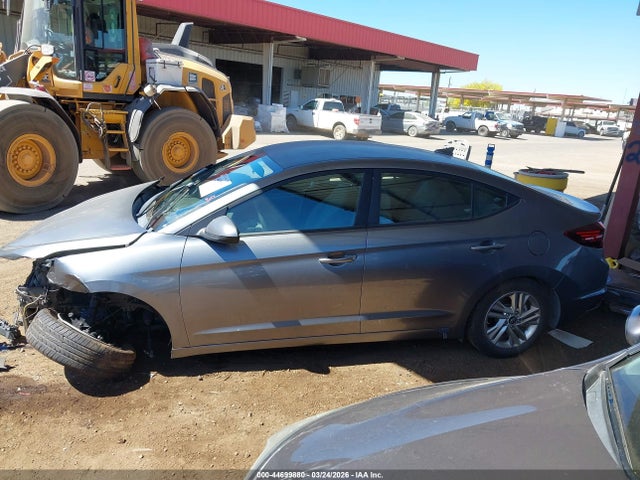 5NPD84LF1KH446438 Hyundai ELANTRA SEL