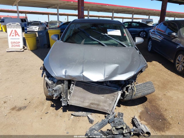 5NPD84LF1KH446438 Hyundai ELANTRA SEL