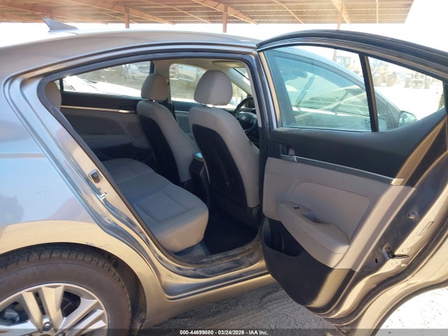 5NPD84LF1KH446438 Hyundai ELANTRA SEL