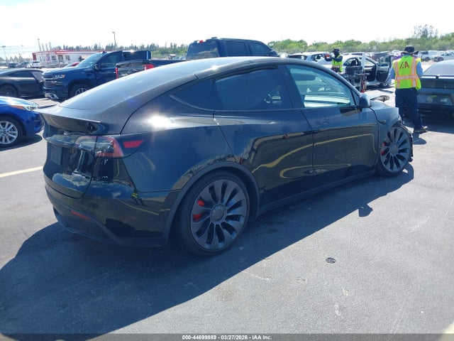 7SAYGDEF8NF508036 Tesla Model Y Performance Dual Motor All-wheel Drive