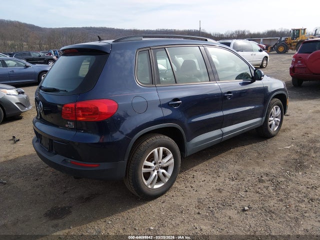 2016 Volkswagen Tiguan S მანქანა იყიდება აუქციონზე, vin: WVGBV7AX1GW584393, აუქციონის ნომერი: 44699942