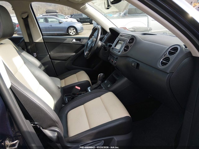 2016 Volkswagen Tiguan S მანქანა იყიდება აუქციონზე, vin: WVGBV7AX1GW584393, აუქციონის ნომერი: 44699942
