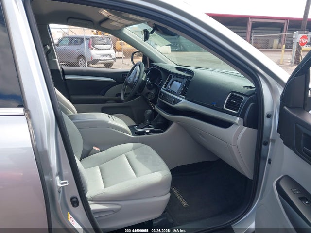 Продаж на аукціоні авто 2017 Toyota Highlander Le, vin: 5TDZARFH4HS032156, номер лоту: 44699955