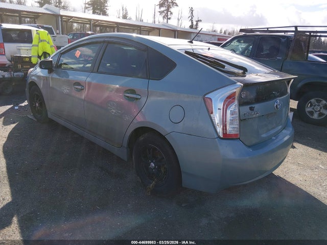 2015 TOYOTA PRIUS JTDKN3DU7F1992343 Photo 2