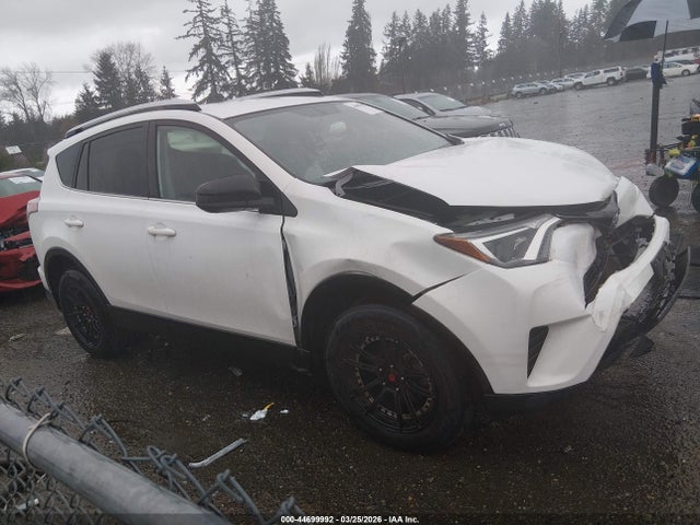 Toyota RAV4 LE 2016 JTMBFREV3GJ098428 Image 13