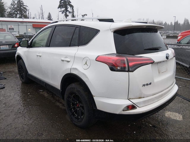 Toyota RAV4 LE 2016 JTMBFREV3GJ098428 Image 3