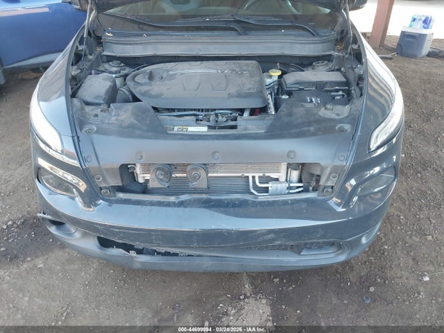 44699994 :رقم المزاد ، 1C4PJLLX8JD580596 vin ، 2018 Jeep Cherokee Latitude Plus Fwd مزاد بيع