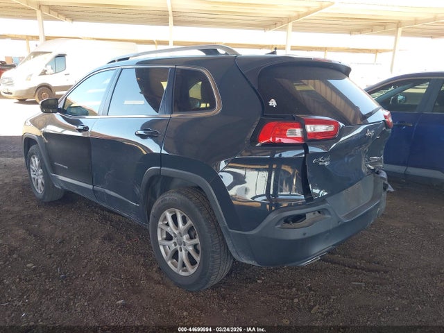 44699994 :رقم المزاد ، 1C4PJLLX8JD580596 vin ، 2018 Jeep Cherokee Latitude Plus Fwd مزاد بيع