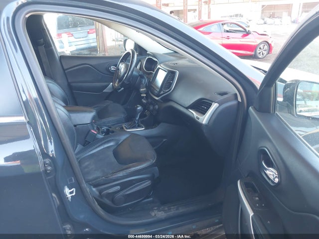 44699994 :رقم المزاد ، 1C4PJLLX8JD580596 vin ، 2018 Jeep Cherokee Latitude Plus Fwd مزاد بيع