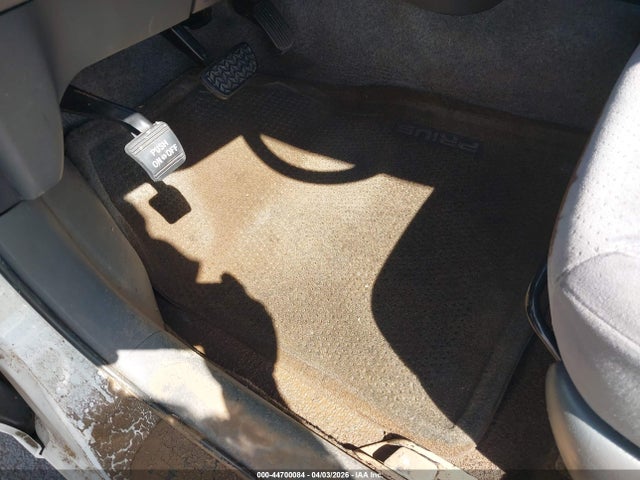 2004 Toyota Prius მანქანა იყიდება აუქციონზე, vin: JTDKB20U040051022, აუქციონის ნომერი: 44700084