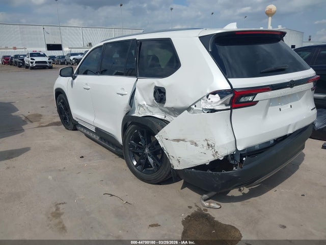 Toyota Grand Highlander Limited 2025 5TDAAAA55SS033089 Image 3