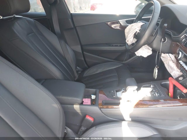 Продажа на аукционе авто 2019 Audi A5 45 Premium, vin: WAUBNCF58KA073528, номер лота: 44700230