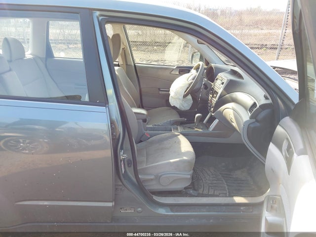 2013 SUBARU FORESTER JF2SHAAC9DH443465 Photo 4
