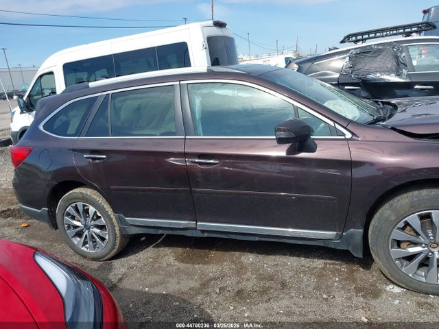 44700236 :رقم المزاد ، 4S4BSETC6H3200828 vin ، 2017 Subaru Outback 3.6r Touring مزاد بيع