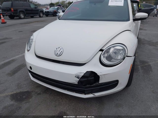 Продаж на аукціоні авто 2013 Volkswagen Beetle 2.5l, vin: 3VW5X7AT3DM803582, номер лоту: 44700251