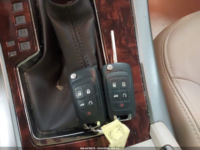 44700278 :رقم المزاد ، 1G4GC5E36DF223633 vin ، 2013 Buick Lacrosse Leather Group مزاد بيع