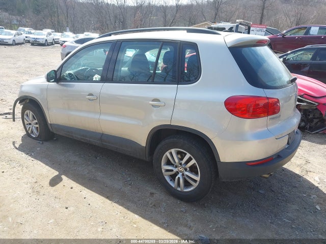 2015 VOLKSWAGEN TIGUAN WVGAV7AXXFW564640 Photo 2