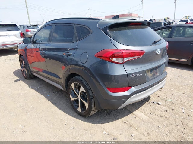 2018 HYUNDAI TUCSON KM8J33A20JU817973 Photo 2