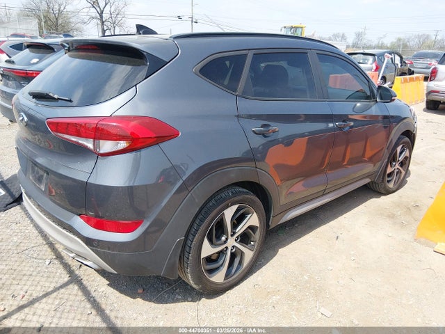 2018 HYUNDAI TUCSON KM8J33A20JU817973 Photo 3