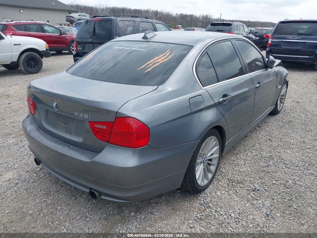 2011 BMW 335I WBAPM5C53BE575445 Photo 3