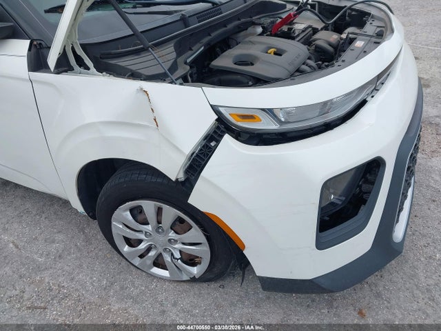 2020 Kia Soul Lx მანქანა იყიდება აუქციონზე, vin: KNDJ23AU6L7717726, აუქციონის ნომერი: 44700550