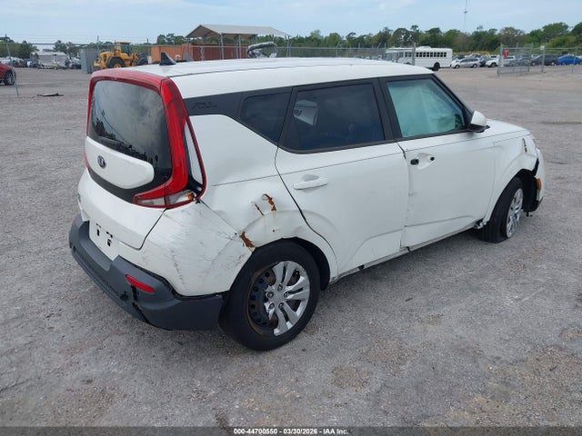 2020 Kia Soul Lx მანქანა იყიდება აუქციონზე, vin: KNDJ23AU6L7717726, აუქციონის ნომერი: 44700550