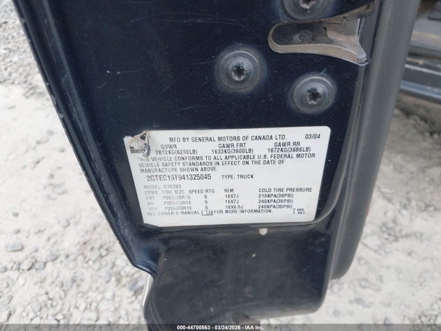 44700563 :رقم المزاد ، 2GTEC19T941325045 vin ، 2004 Gmc Sierra 1500 Sle مزاد بيع