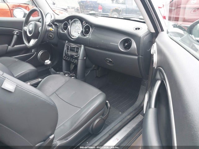 2006 MINI COOPER S WMWRE33596TL17717 Photo 4