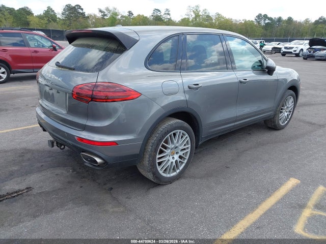 2018 PORSCHE CAYENNE WP1AA2A27JKA01440 Photo 3
