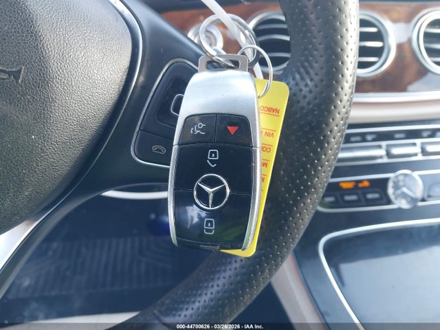 Продаж на аукціоні авто 2018 Mercedes-benz E 300 4matic, vin: WDDZF4KB6JA330917, номер лоту: 44700626