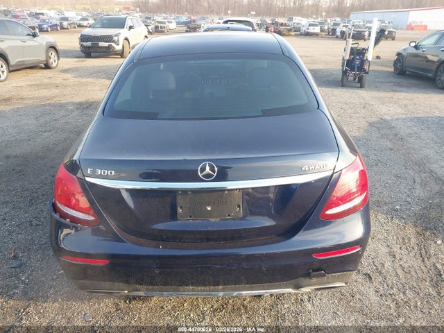 Продаж на аукціоні авто 2018 Mercedes-benz E 300 4matic, vin: WDDZF4KB6JA330917, номер лоту: 44700626