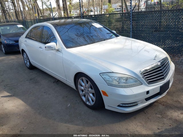 2011 MERCEDES-BENZ S 550 WDDNG8GB3BA381790