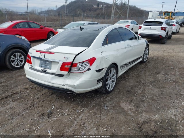 2010 MERCEDES-BENZ E 550 WDDKJ7CB0AF023746 Photo 3
