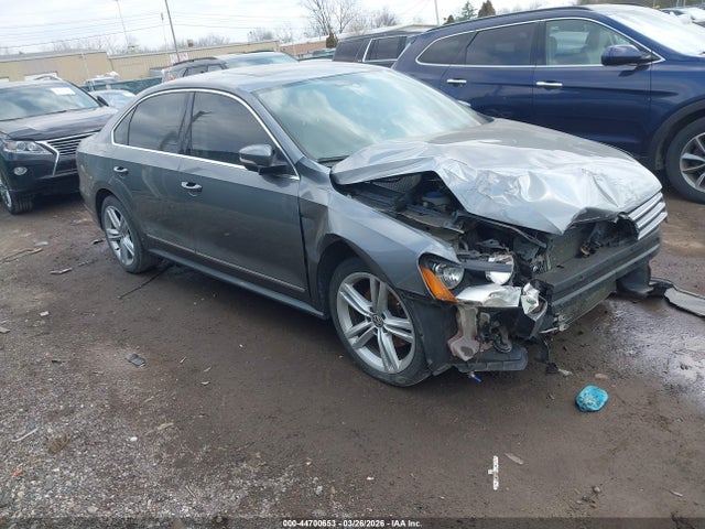 2015 VOLKSWAGEN PASSAT 1VWBT7A36FC007556