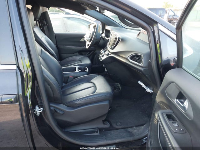 Продажа на аукционе авто 2025 Chrysler Pacifica Select, vin: 2C4RC1BGXSR541709, номер лота: 44700666