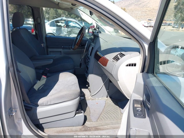 2009 CHRYSLER TOWN & COUNTRY 2A8HR44E79R656021 Photo 4