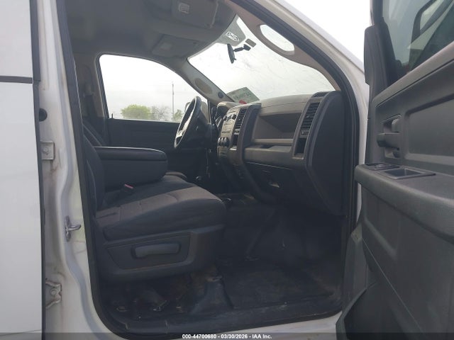 44700680 :رقم المزاد ، 3D7TT2CT2BG638101 vin ، 2011 Ram Ram 2500 St مزاد بيع