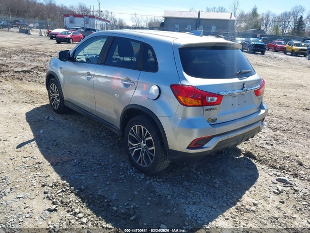 2018 MITSUBISHI OUTLANDER SPORT JA4AR3AU6JU016480 Photo 2