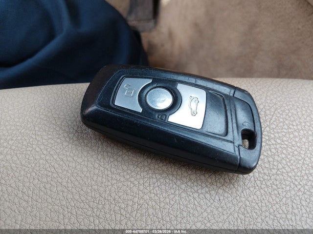 2015 Bmw 328i Xdrive მანქანა იყიდება აუქციონზე, vin: WBA3B5G5XFNS17523, აუქციონის ნომერი: 44700701