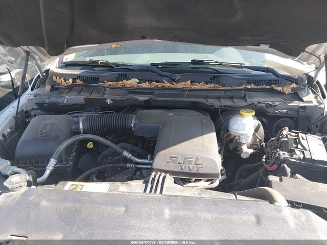 44700727 :رقم المزاد ، 1C6RR6FG4JS299378 vin ، 2018 Ram 1500 مزاد بيع