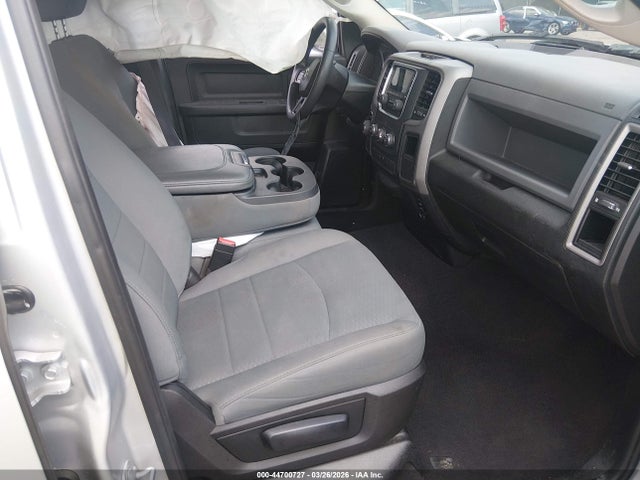 44700727 :رقم المزاد ، 1C6RR6FG4JS299378 vin ، 2018 Ram 1500 مزاد بيع