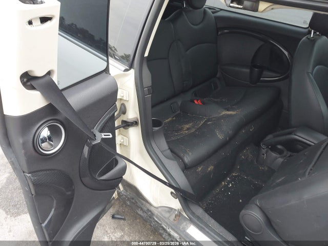44700729 :رقم المزاد ، WMWZG3C51CTY37609 vin ، 2012 Mini Cooper S Clubman مزاد بيع