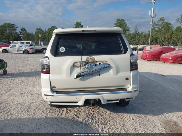 Toyota 4runner Limited 2015 JTEZU5JR5F5093028 Image 17