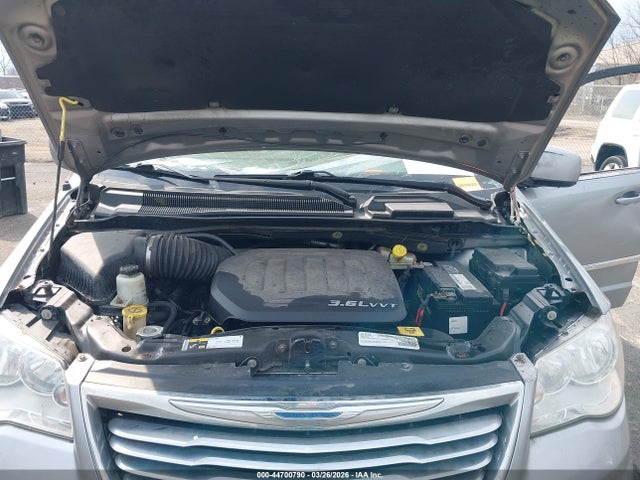 2016 Chrysler Town & Country Touring მანქანა იყიდება აუქციონზე, vin: 2C4RC1BGXGR238503, აუქციონის ნომერი: 44700790