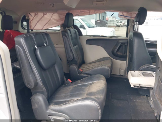 2016 Chrysler Town & Country Touring მანქანა იყიდება აუქციონზე, vin: 2C4RC1BGXGR238503, აუქციონის ნომერი: 44700790