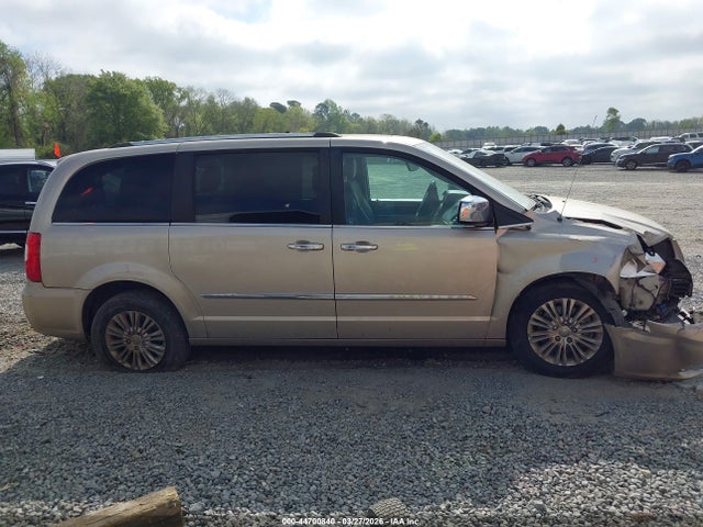 44700840 :رقم المزاد ، 2C4RC1GG7FR610077 vin ، 2015 Chrysler Town & Country Limited Platinum مزاد بيع