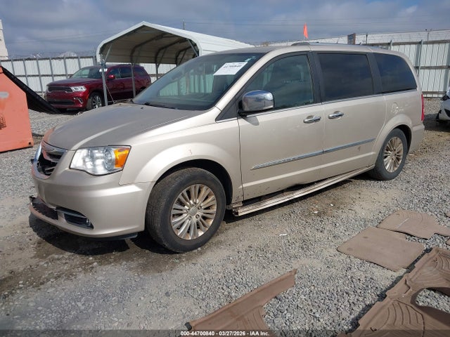 44700840 :رقم المزاد ، 2C4RC1GG7FR610077 vin ، 2015 Chrysler Town & Country Limited Platinum مزاد بيع